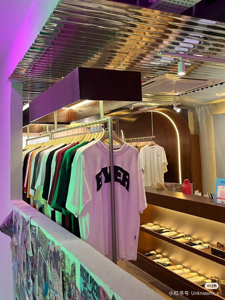 shop selling streetwear t-shirts